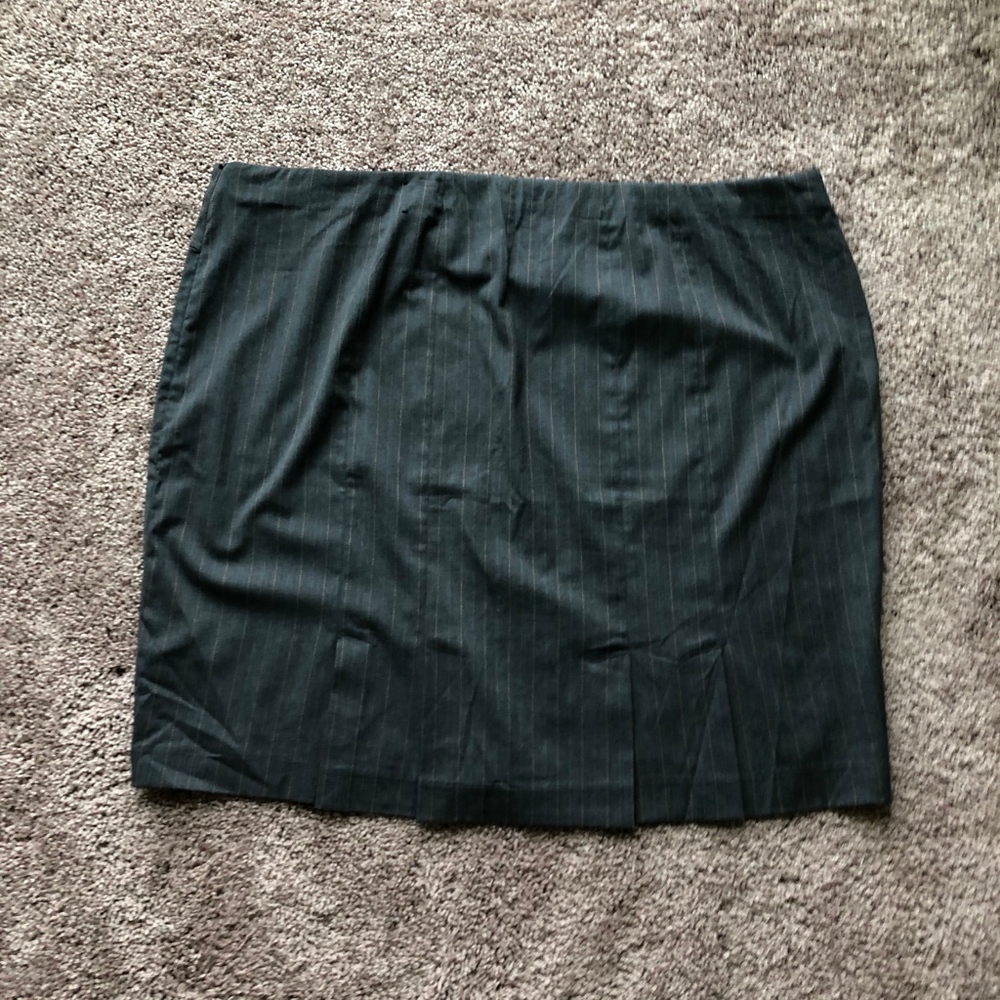 Lane Bryant Pencil Pleated skirt Size 28 - Picture 5 of 5